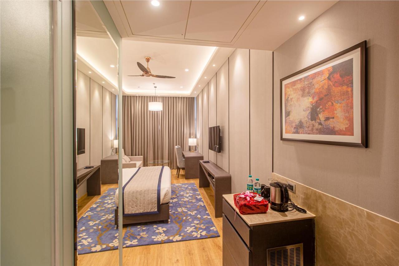 Hotel The Cove Wing Panchkula Zewnętrze zdjęcie