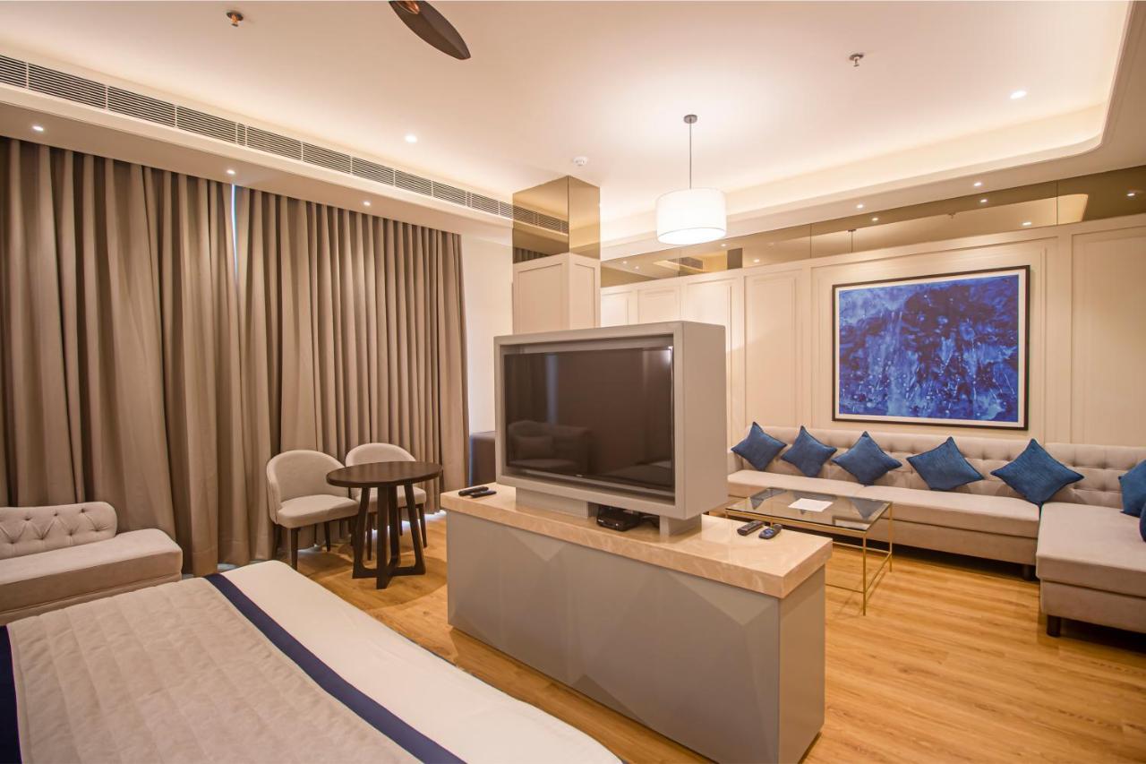 Hotel The Cove Wing Panchkula Zewnętrze zdjęcie